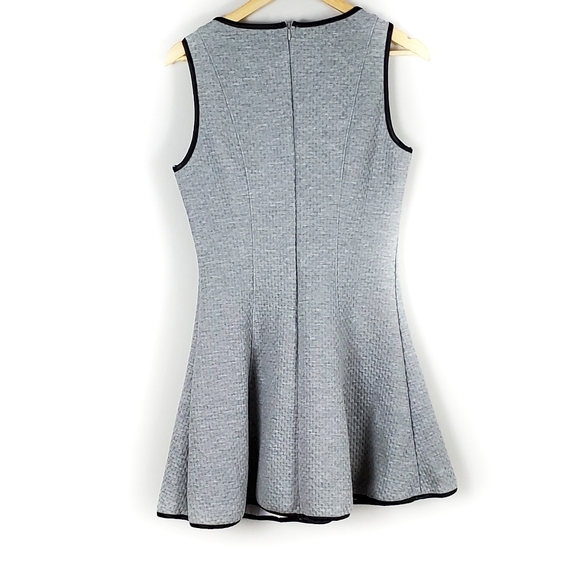 Romeo + Juliet Couture Grey Textured Dress Size M - Picture 2 of 5